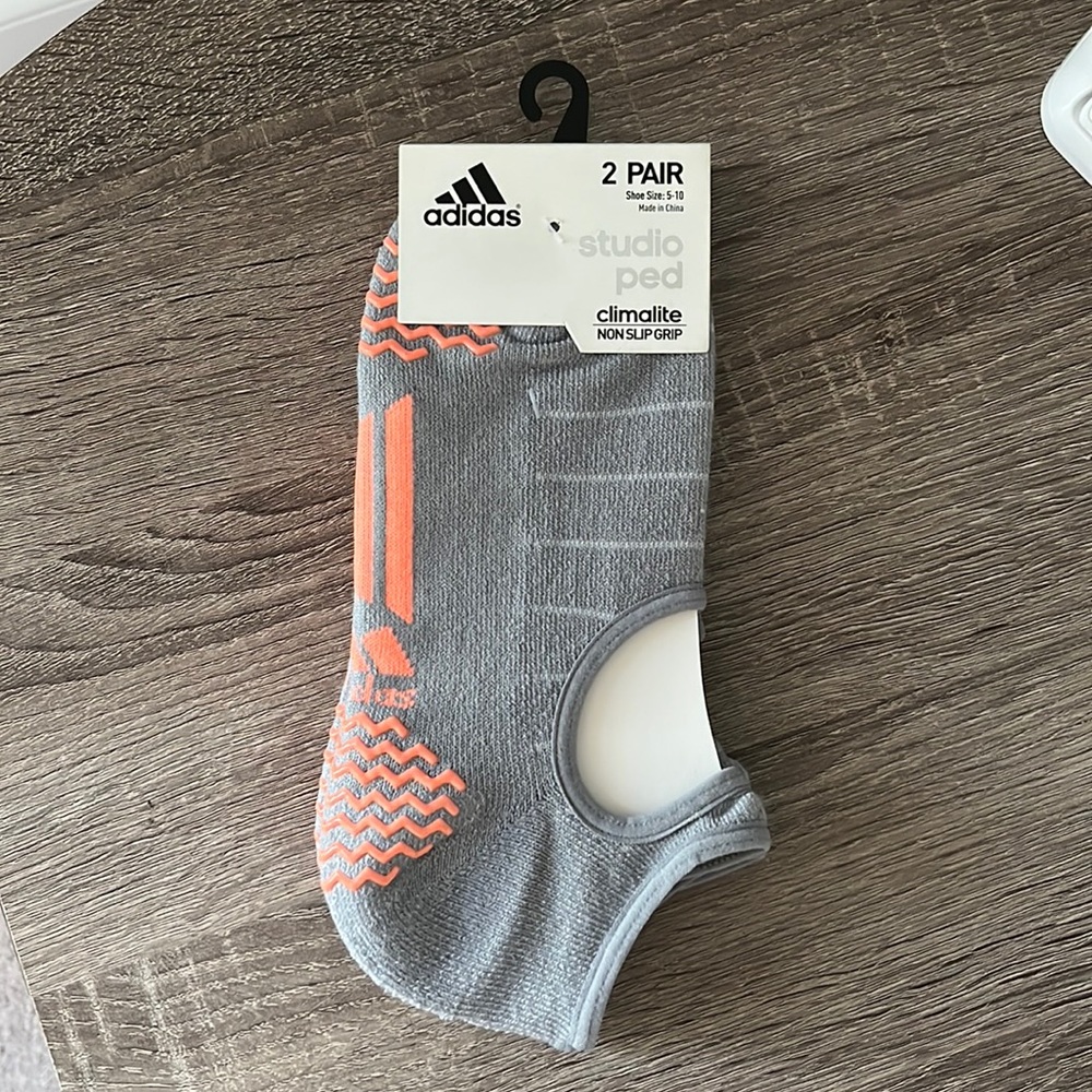 NWT 🏷️ Adidas Studio Ped Non-Slip Socks (2 Pair)